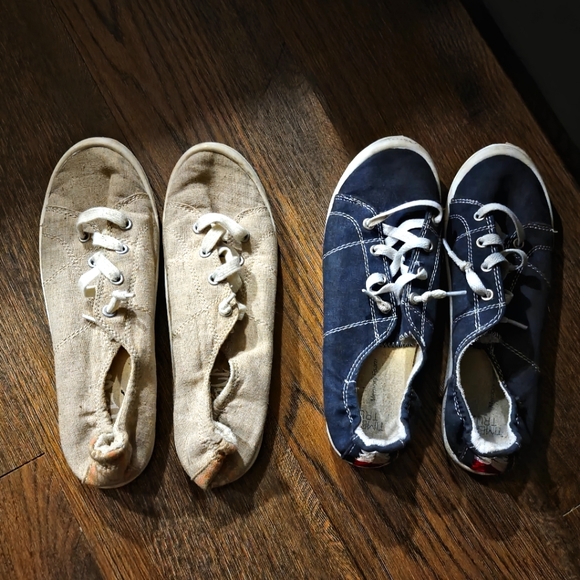 Shoes - Women's size 9